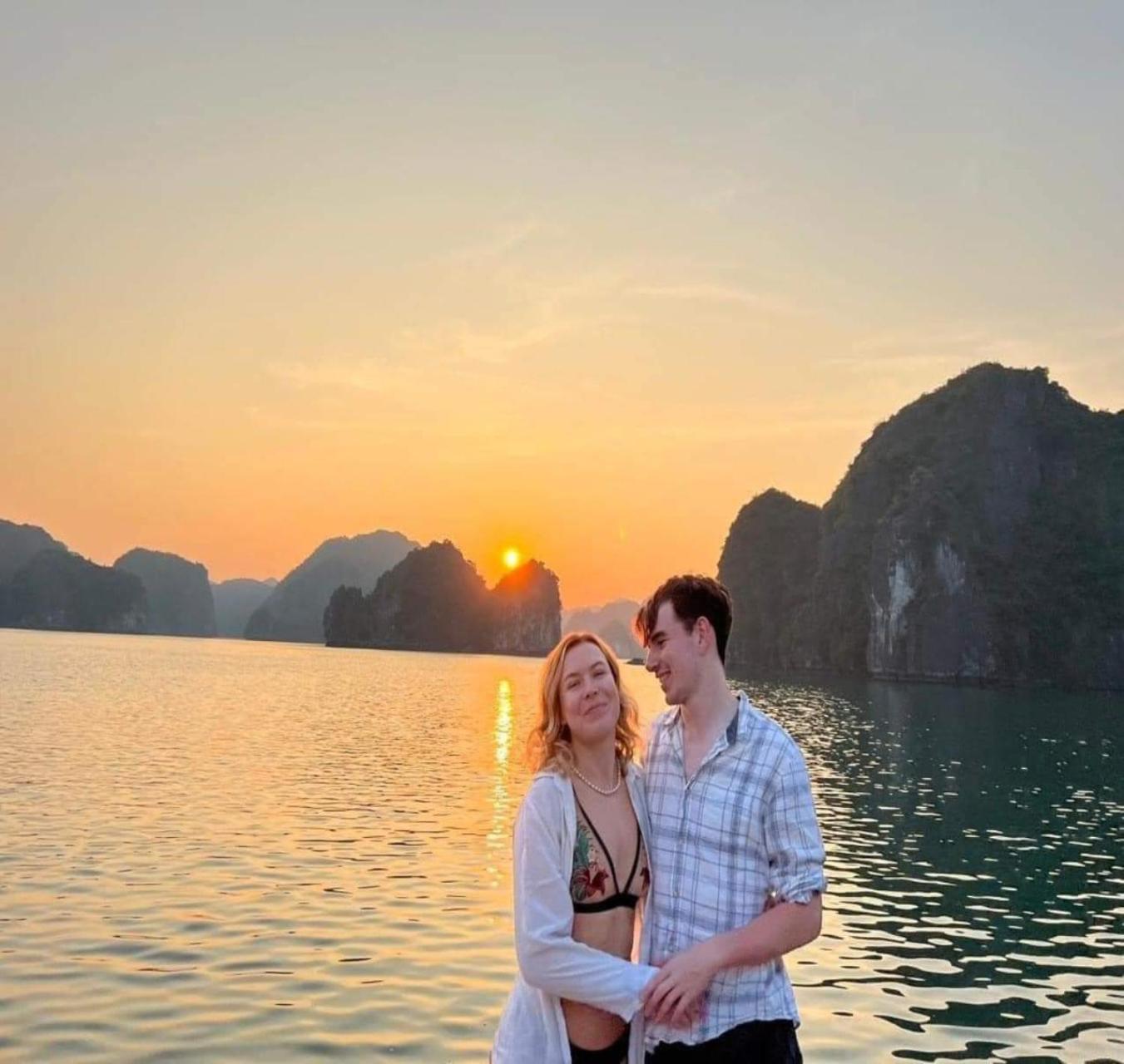 Tung Quang Hotel Dong Khe Sau Extérieur photo