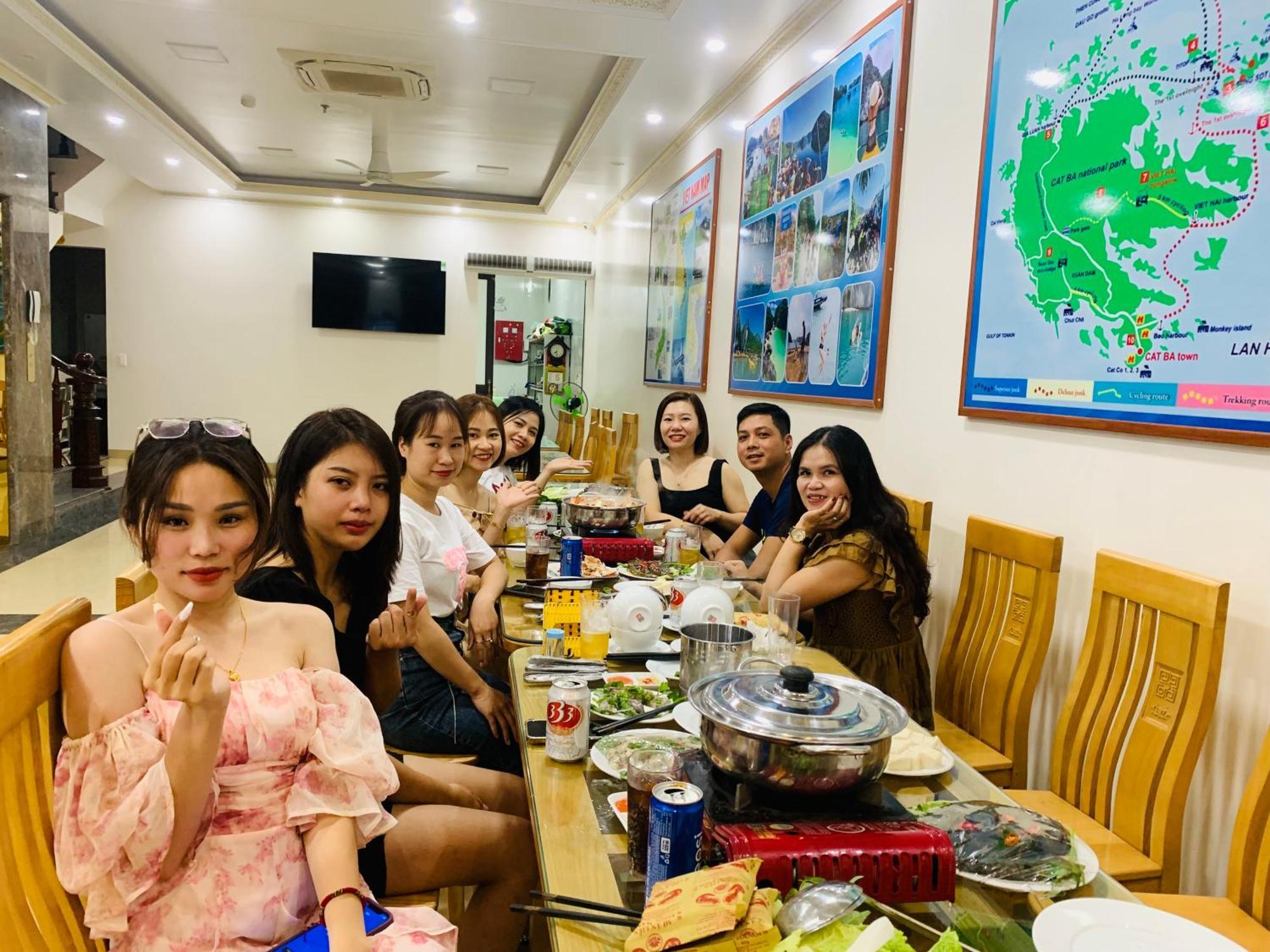 Tung Quang Hotel Dong Khe Sau Extérieur photo