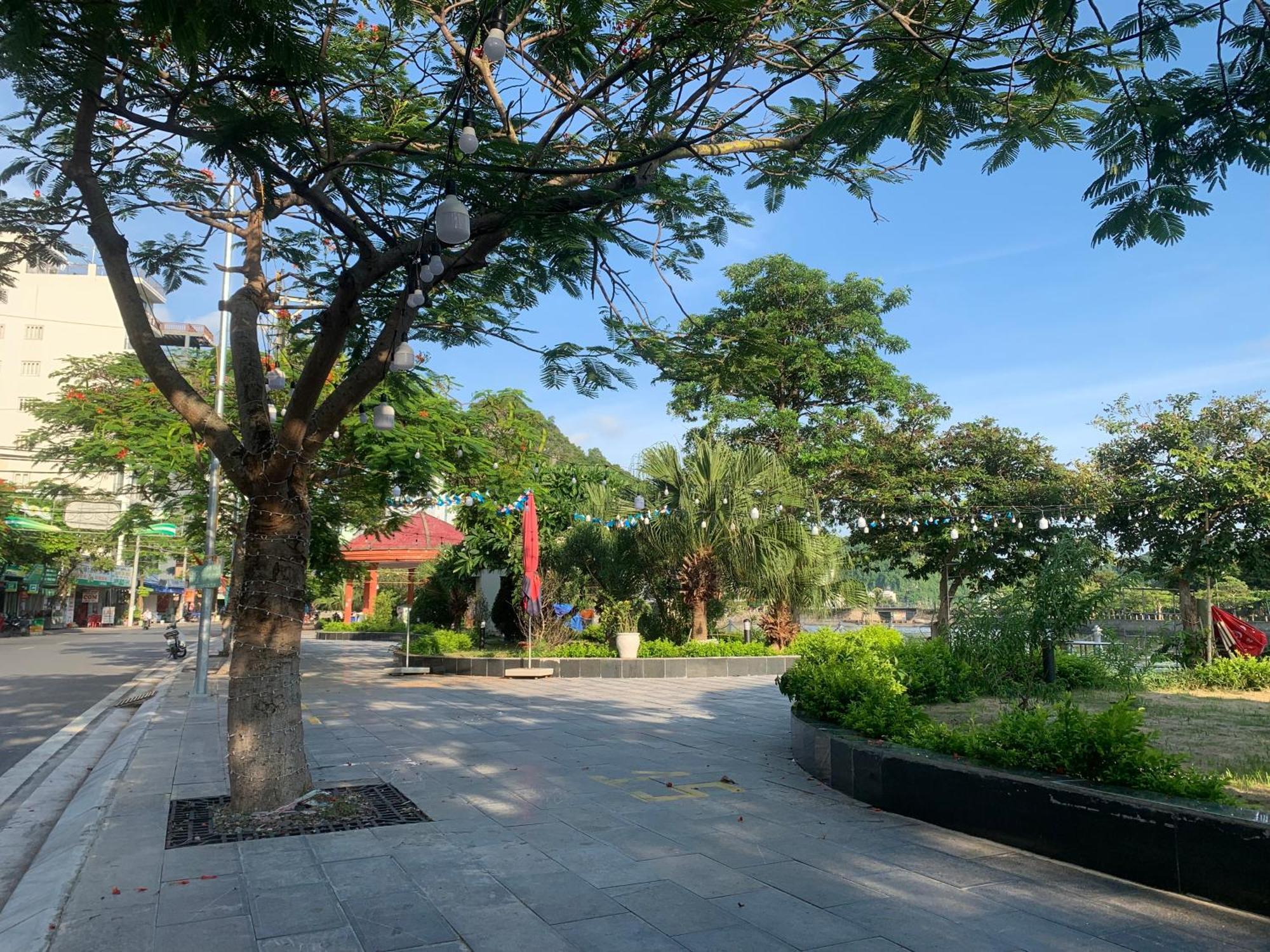Tung Quang Hotel Dong Khe Sau Extérieur photo